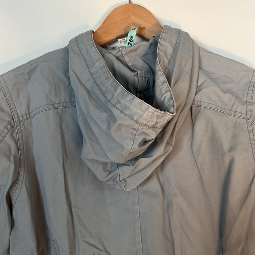 Beautiful Jacket - Picture 5 of 5